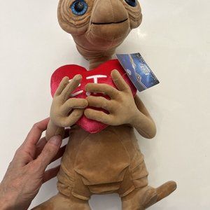 Universal Studios E.T. The Extraterrestrial with Heart Plush Doll 14" Tall new